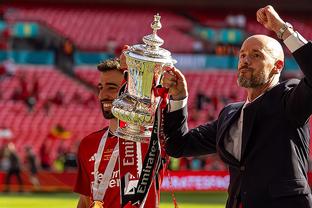 Premier League chính thức: Saliba được bầu làm cầu thủ xuất sắc nhất Arsenal 2-0 Brighton